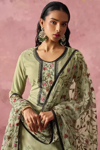Pastel Green Georgette Thread Embroidered Straight Suit