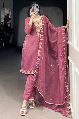 Gleaming Pink Organza Thread Embroidered Festival Wear Straight Suit 4
