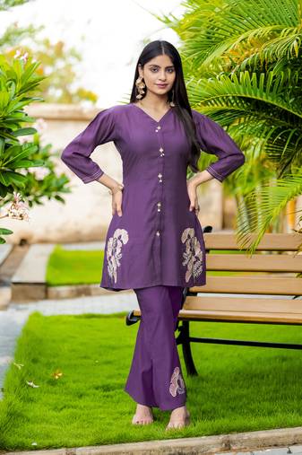 Women Viscose Silk Kurta With Trouser 