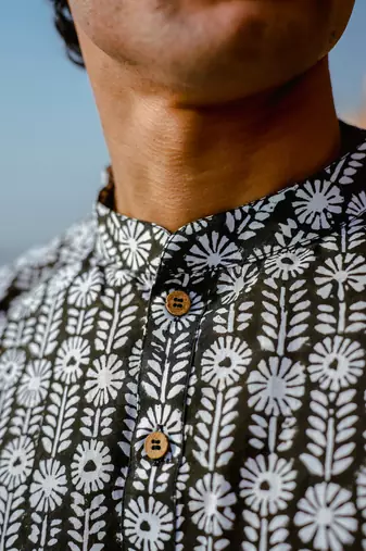 Black cotton woven full sleeve kurta for mens