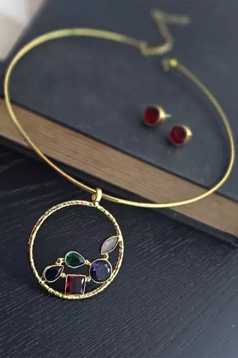 Gold-toned hasuli necklace set