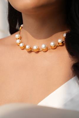 Semi-precious pearl necklace set 3