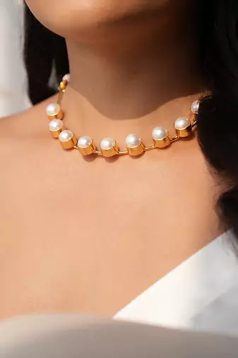 Semi-precious pearl necklace set