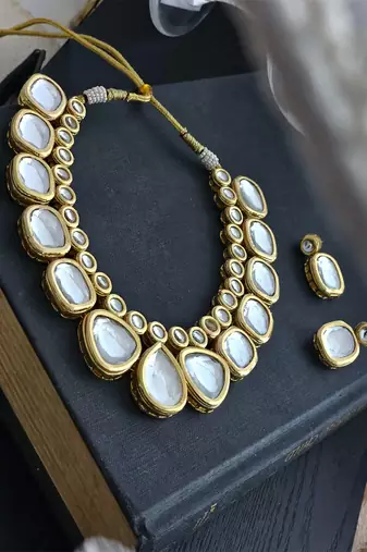 Riyana handmade traditional kundan necklace set