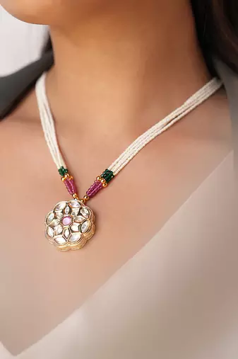 Minimal kundan pendant necklace set