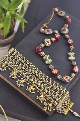 Layered combo necklace set with pearl choker and handpainted quartz necklace 2