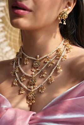 3-layered kundan necklace set with mangtika 2