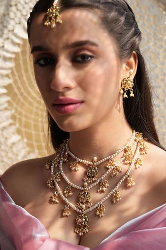 3-layered kundan necklace set with mangtika