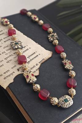 Crimson elegance necklace 2