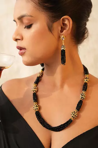 Black beads necklace set