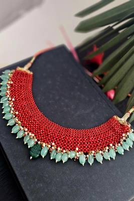 Manika red beaded necklace with semi-precious green stones 2