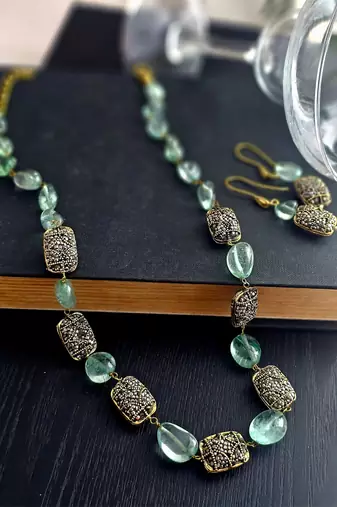 Light green stone necklace set