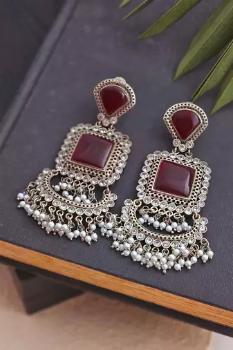 Red stone dangle earrings