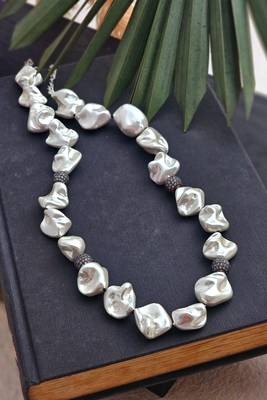 White semi precious stone necklace 2