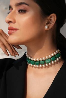 Semi precious pearl and quartz stone choker 1