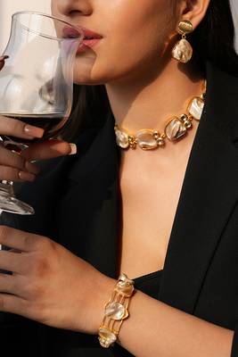 Mother of pearl necklace set with bracelet 1