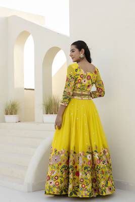 Yellow Organza Heavy Floral Thread Sequins Work Lehenga Choli  4