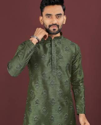 Green embroidered silk straight kurta 4