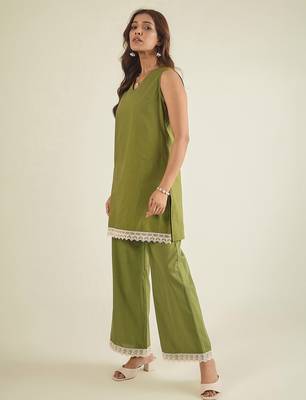 Women green cotton poplin lace detailed tunic with pant co-ord set 3