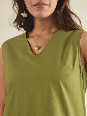 Women green cotton poplin lace detailed tunic with pant co-ord set 5