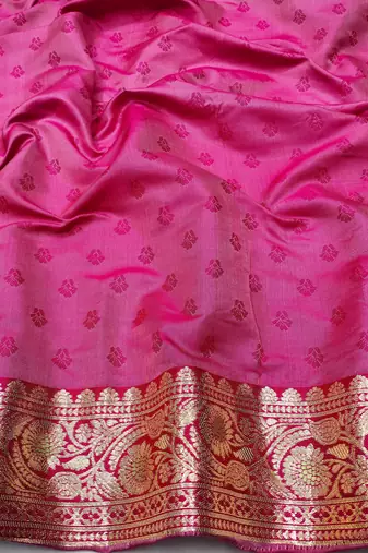 Pista Art silk blend saree with blouse