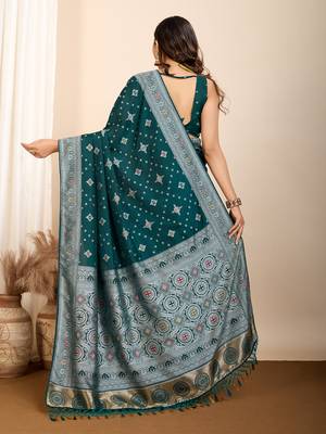 Rama green woven patola saree with blouse piece 5