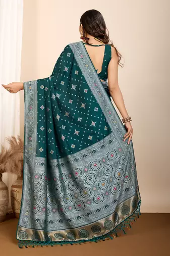 Rama green woven patola saree with blouse piece