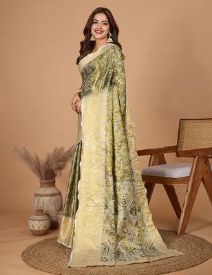 Mehendi woven banarasi design saree with blouse piece 4