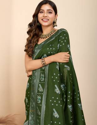 Green woven patola saree with blouse piece 2
