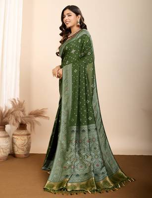 Green woven patola saree with blouse piece 4