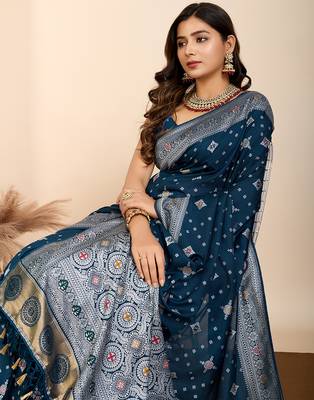 Teal woven patola saree with blouse piece 2