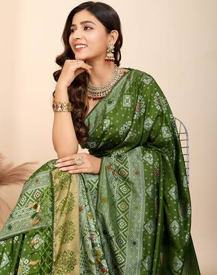 Green woven patola saree with blouse piece 2