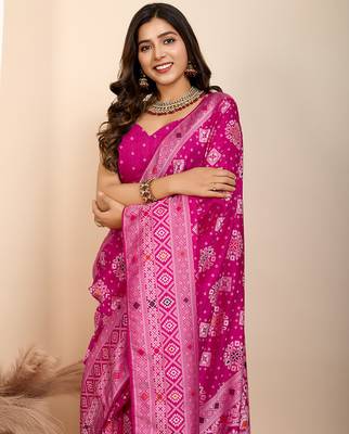 Pink woven patola saree with blouse piece 2