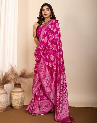 Pink woven patola saree with blouse piece 3
