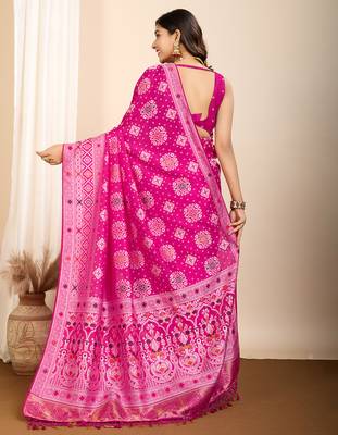 Pink woven patola saree with blouse piece 5