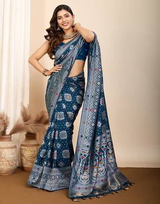 Teal woven patola saree with blouse piece 3