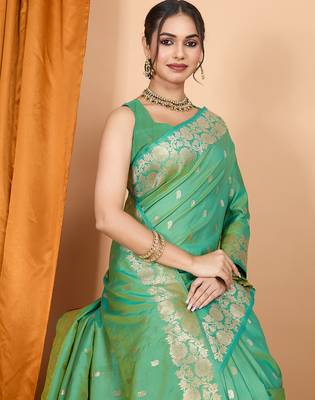 Green woven banarasi design saree with blouse piece 2