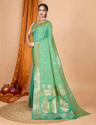 Green woven banarasi design saree with blouse piece 4
