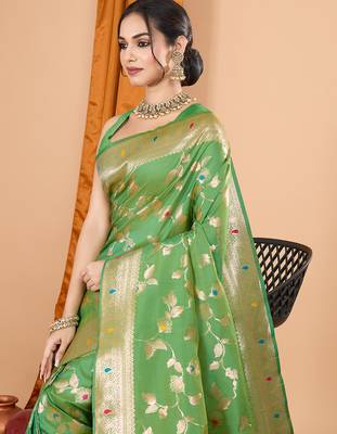 Light green woven banarasi design saree with blouse piece 2