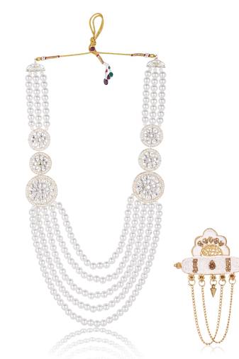 Layered pearl groom mala with gold-plated brooch     classic elegance