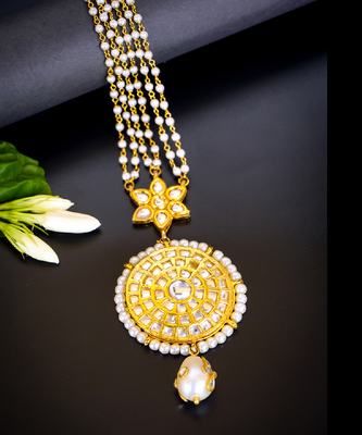 Royal kundan maang tikka with pearl strings 1