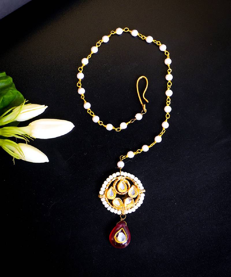 Classic kundan pearl maang tikka with maroon drop charm