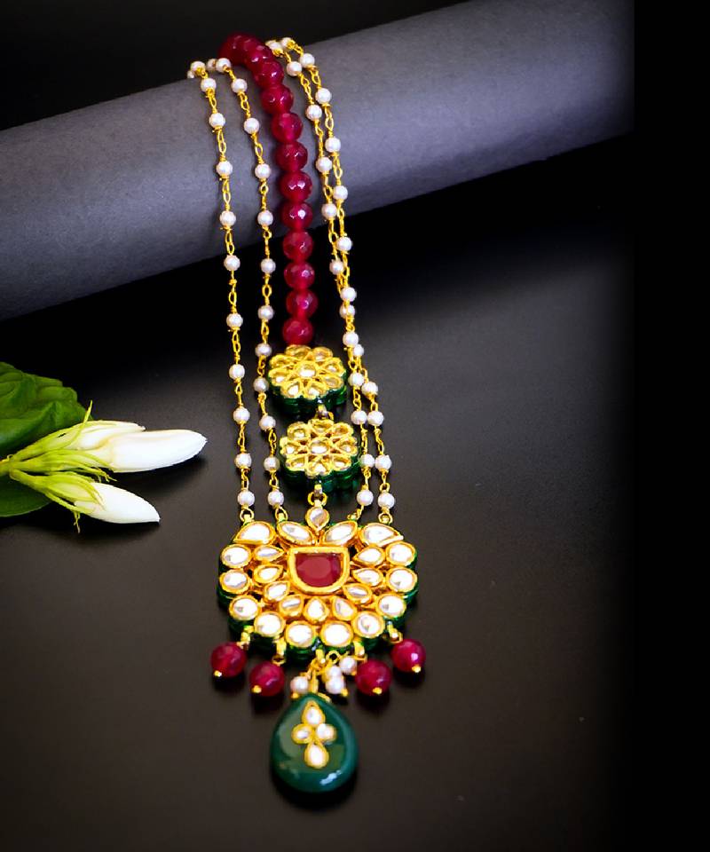 Traditional kundan and bead maang tikka