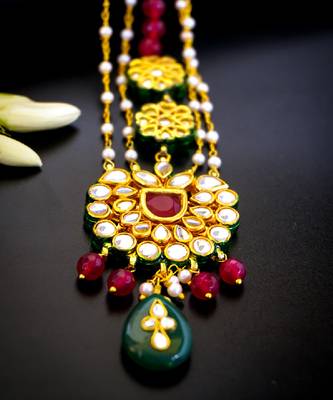 Traditional kundan and bead maang tikka 2