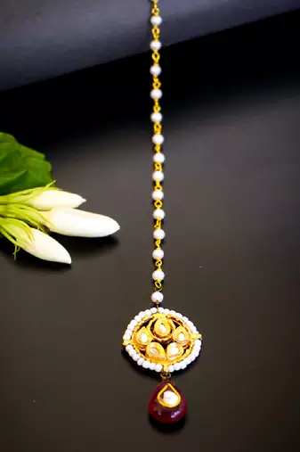 Classic kundan pearl maang tikka with maroon drop charm