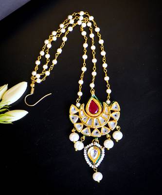   crescent pearl drop maang tikka with kundan detailing 3