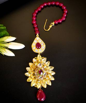 Luxurious floral kundan maang tikka with ruby accents 3