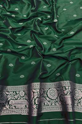 Green Art silk blend saree with blouse 3