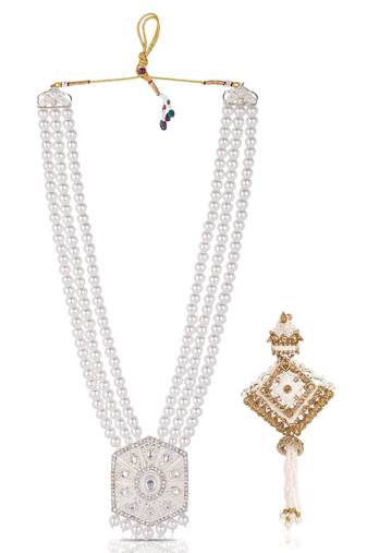 Layered pearl groom mala with gold-plated brooch     classic elegance