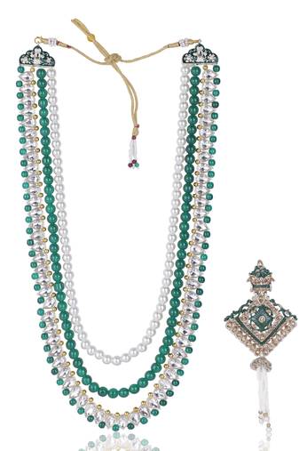 Layered moti necklace With Antique Brooch